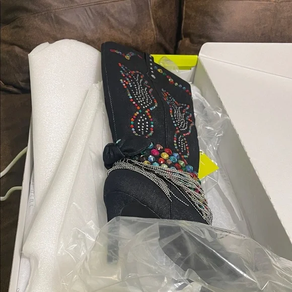 Gianni Bini Black Boots with Multicolor Embroidery - Picture 1 of 7